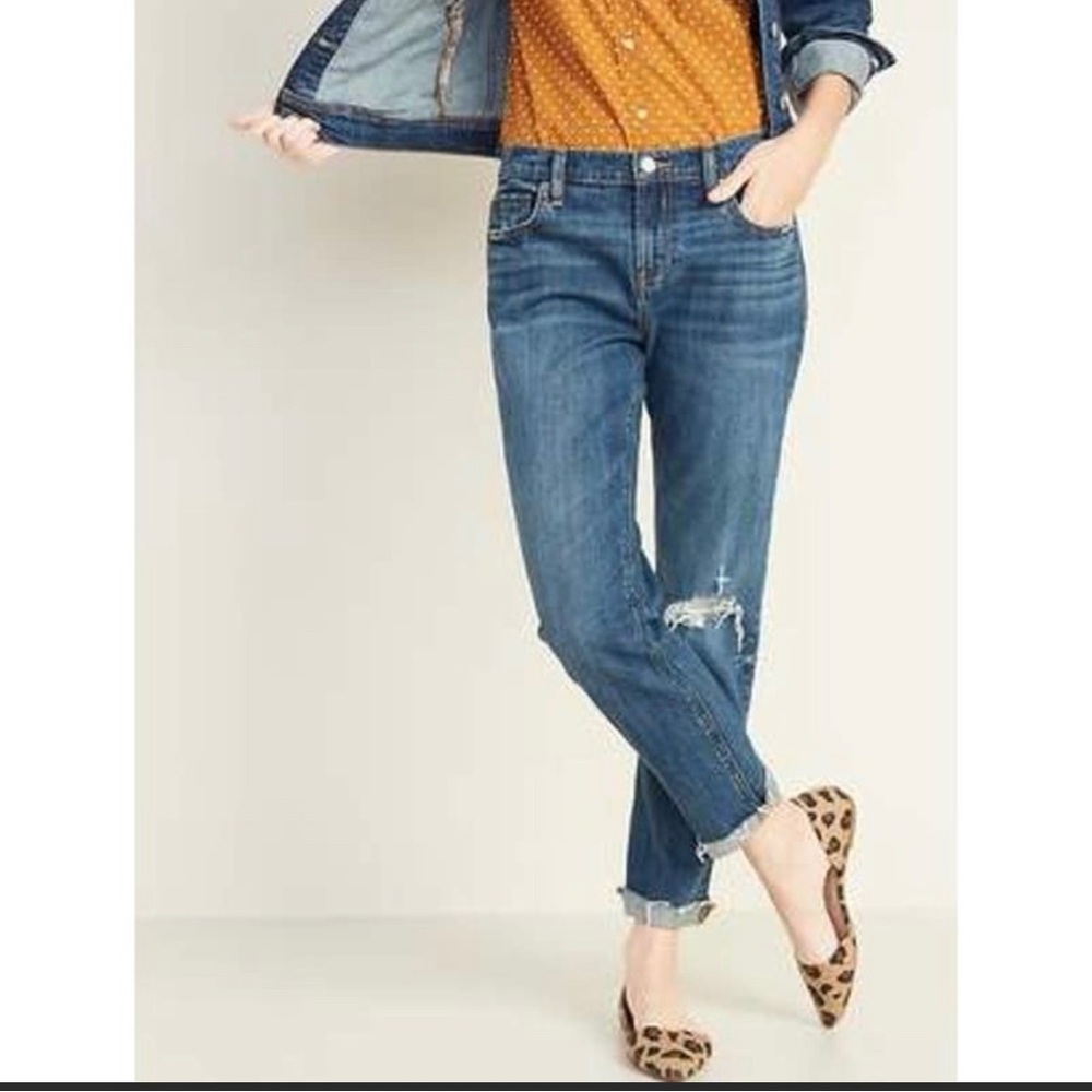 Old navy women’s distressed boyfriend jeans